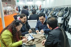Vietnamese firms look for garment supplies in India