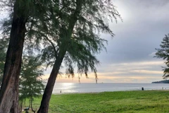 Thai PM stresses beach regulations