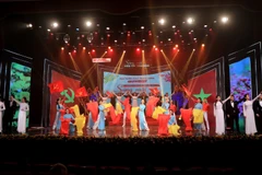 Hanoi arts programme praises Party’s leadership