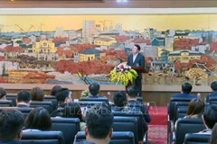 New working licenses for foreign labourers to be suspended