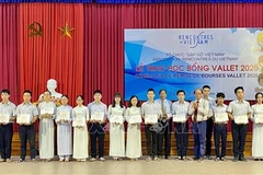 Over 200 Thua Thien-Hue students receive Vallet scholarships 