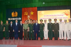 Prime Minister Nguyen Xuan Phuc makes New Year visit to Da Nang