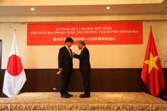 Japanese governor honoured with Vietnam’s Friendship Medal