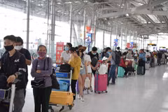 More than 240 Vietnamese citizens brought home from Philippines