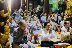 Vientiane pagoda holds prayers for peaceful new year