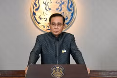 Thai PM thanks billionaires for their willingness to help