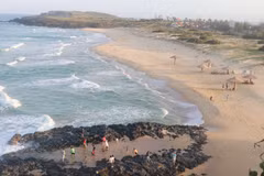 Localities temporarily shut tourist sites to curb coronavirus spread