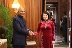 Vice President Dang Thi Ngoc Thinh meets Indian President