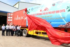 Vietnam ships first batch of coffee to EU under EVFTA