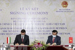 Vietnam, Hungary sign MoU on financial cooperation