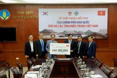 RoK offers 300,000 USD worth of cash relief to flood-hit central Vietnam