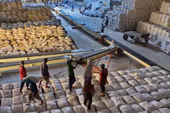 Finance Ministry proposes suspending low-grade rice exports until June 15