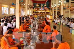 Ethnic community celebrates traditional festival at home