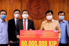 Vietnamese Embassy donates 6,800 USD to Laos’ COVID-19 fight
