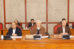 Top leader stresses avoiding complacency in COVID-19 fight