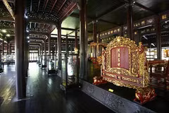 First Nguyen king’s artifacts exhibited at Hue museum