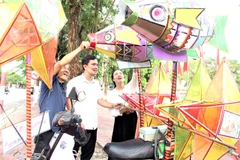 Traditional lanterns still lighting up Mid-Autumn Festival