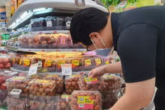 Vietnamese lychees hit shelves in Singapore 