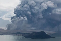 Philippines: Taal volcano erupts, prompting villagers to flee