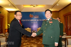 Defence Minister receives Indonesian army official 