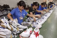 Footwear businesses adapt to COVID-19 pandemic