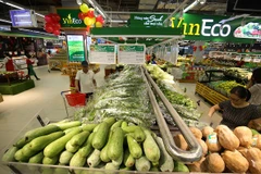 Pork, oil prices key to keeping inflation under control: experts