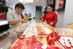 Domestic gold prices soar