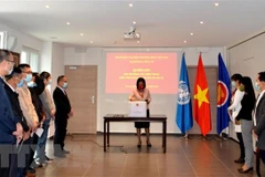Vietnamese representative agencies abroad raise funds for flood-hit people