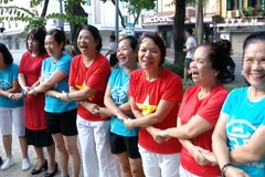 Laughing yoga helps improve health for practitioners