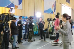 Mainstream press uphold role to win over audience