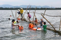 River turns swimming class 
