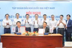 PVEP, PV GAS leaders sign memorandum of understanding for the agreement on supply and consumption of gas from Ky Lan field’s Blocks 103 & 107 (Photo: https://petrovietnam.petrotimes.vn)