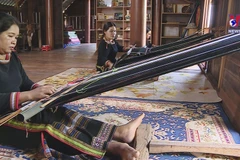 Ede ethnic women preserving traditional weaving