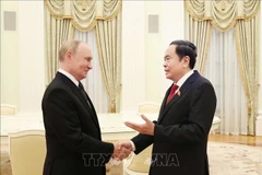 National Assembly Chairman Tran Thanh Man (Right) and Russian President Vladimir Putin at their meeting in Moscow on September 10. (Photo: VNA)