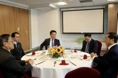 At the meeting (Photo: The gioi & Viet Nam)