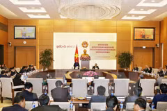 NA Standing Committee strengthens ties with Vietnam Fatherland Front 