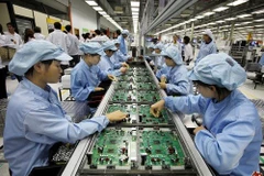 Vietnam's PMI records slight April decline