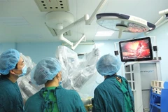  Vietnam’s first robotic surgery on liver cancer patient