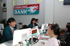Bad debts continue to squeeze banks’ profits