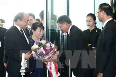 PM Nguyen Xuan Phuc starts official visit to Thailand