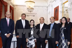 PM hosts international business leaders in Netherlands