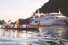 Binh Dinh welcomes first sea tourists of new lunar year