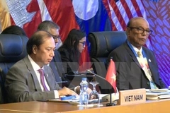 Vietnam attends ASEAN SOM and related meetings in Manila