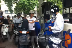 RON92 petrol price dropped by 862 VND per litre