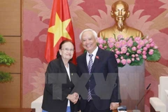 NA Vice Chairman receives Cambodian Senate committee head