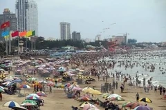 Beaches nationwide crowded in summer