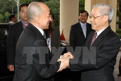 Vietnamese, Cambodian leaders exchange congratulations on diplomatic ties