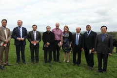 Deputy PM suggests Ireland prompt EU to soon sign FTA with Vietnam 