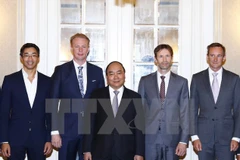 Prime Minister Nguyen Xuan Phuc meets with Dutch investors 