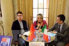 Italian scholar debuts book about Vietnam’s island sovereignty 